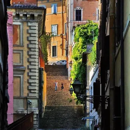 Nanni Vatican House *